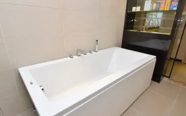 Lavande Hotel (HuizhouLongmen)