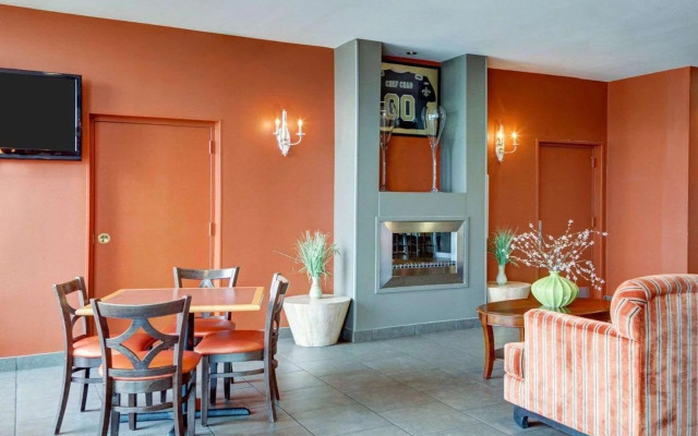 Clarion Inn & Suites Conference Center