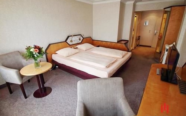 Double room (full double bed)