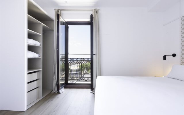 Port Plaza Apartments