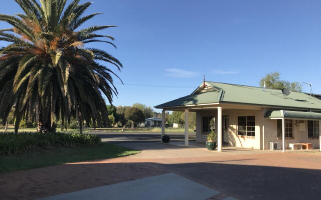 Country Gardens Motor Inn