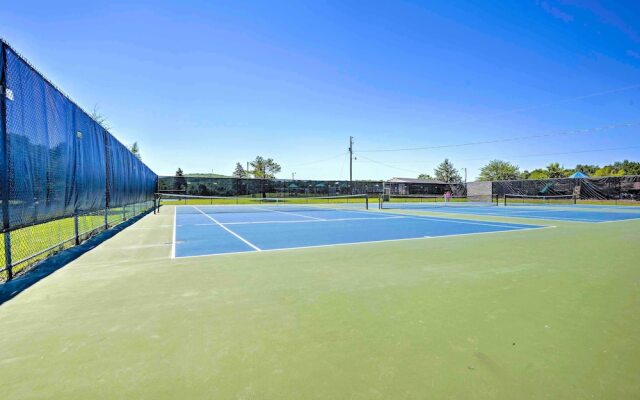 Walk to Beach: Arrowhead Lake Home