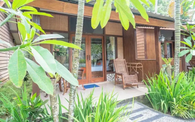 RedDoorz Plus @ Raya Senggigi Lombok