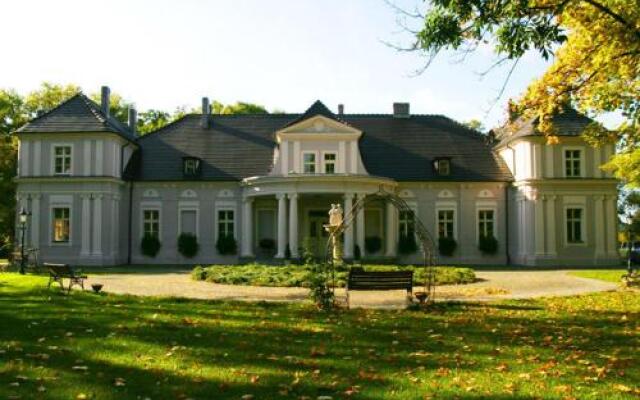 Dakowski Dwor