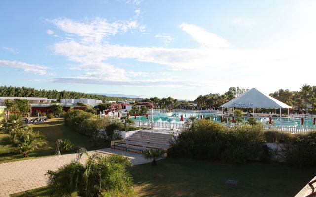 Курортный отель Club Esse Sunbeach
