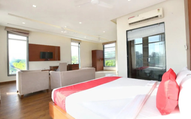 Hotel Lrc By OYO Rooms