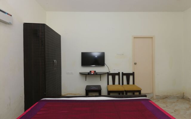 The ECR Grand Residency by OYO Rooms
