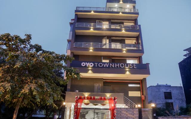 OYO Townhouse 278 Rohini