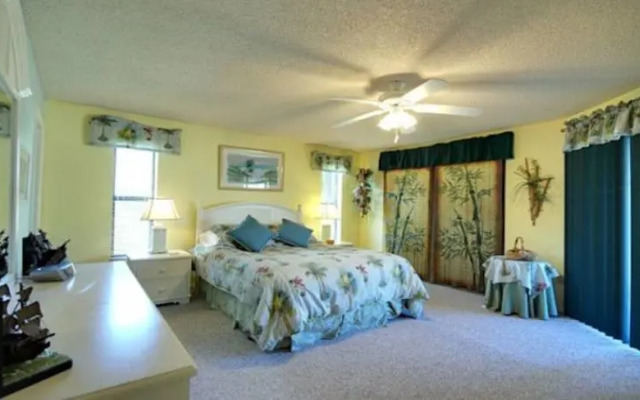 RedAwning Beach View 5