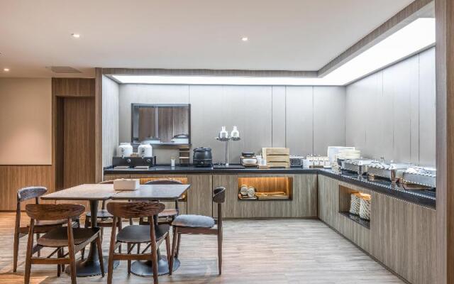 Hanting Hotel (Wuxi Nanchan Temple Metro Station)