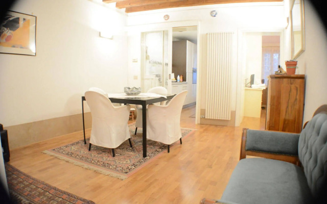 Sunny Venice Apartments