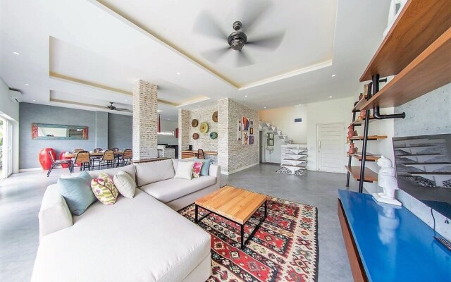 Villa Coddiwomple