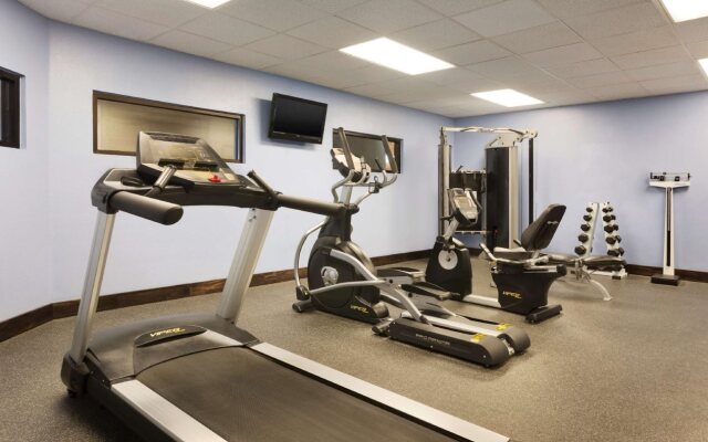 Townhome Inn & Suites