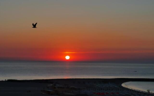 Sunrise Beachfront Relax Studio