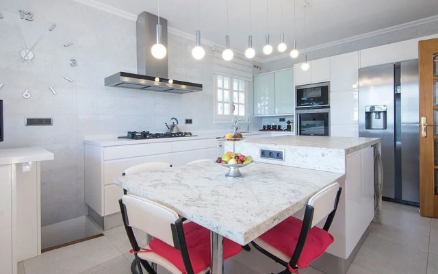 Gallery Villa 650M from the Beach (R81)