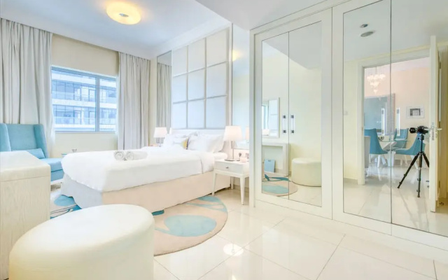 Superb Downtown Dubai Apartment, Amazing Location
