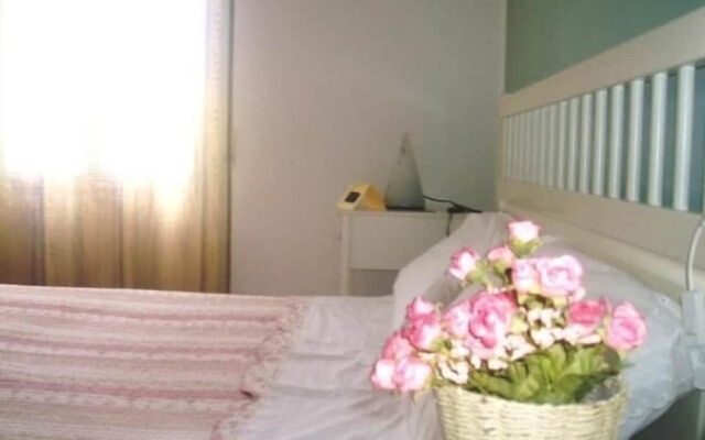 Bed & Roses