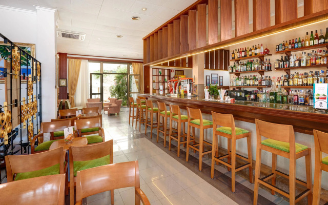 Hotel More
