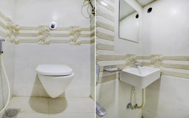 Hotel Blue Light by OYO Rooms