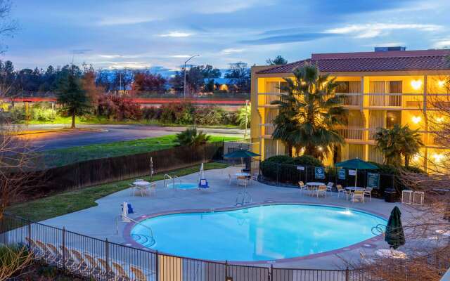 La Quinta Inn & Suites by Wyndham Redding