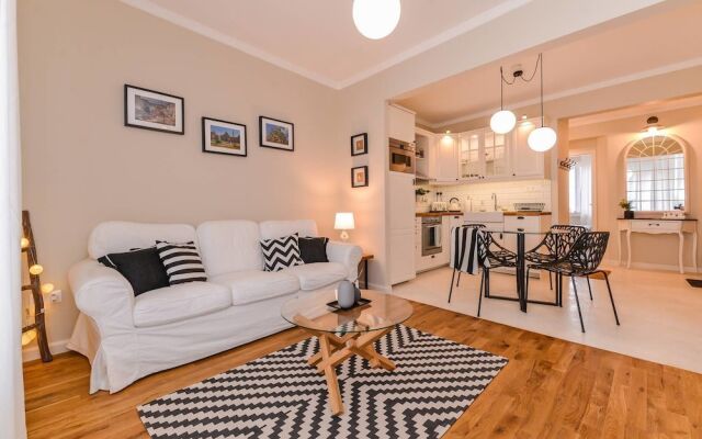 FM Luxury 2-BDR Apartment - Ccoellie