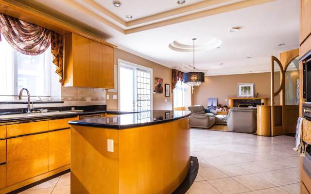 Vancouver West Luxurious House