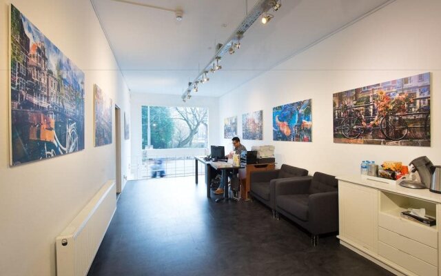 Art Gallery Hotel Bv
