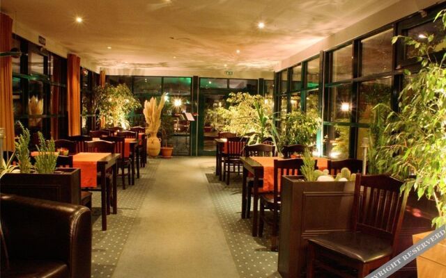 Hotel & Restaurant 5 Linden