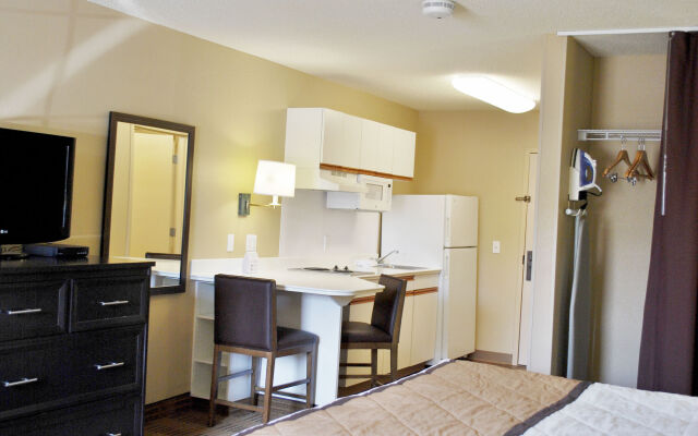 Extended Stay America Suites St Louis Westport Central