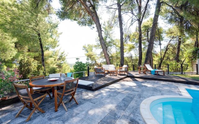 Villa Azzuro by JJ Hospitality