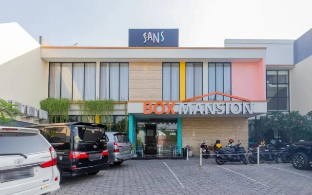 Sans Hotel Box Mansion Surabaya