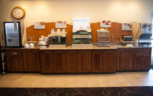 Holiday Inn Express Hotel & Suites Paragould by IHG