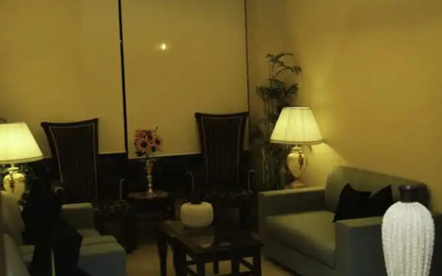 Royal Elegance Hotel