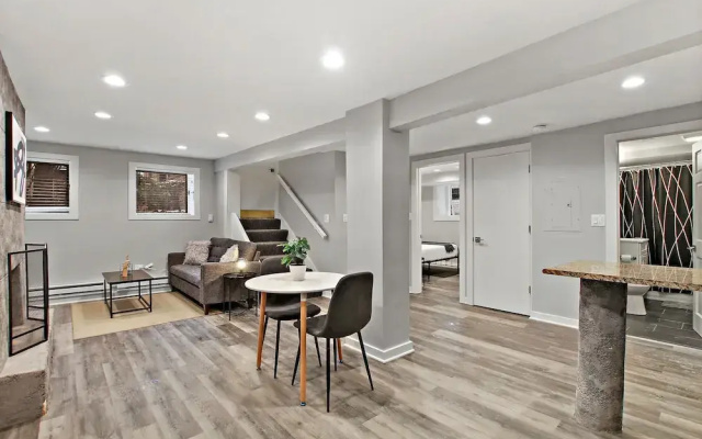 Perfectly Designed 1BR - Barry GA