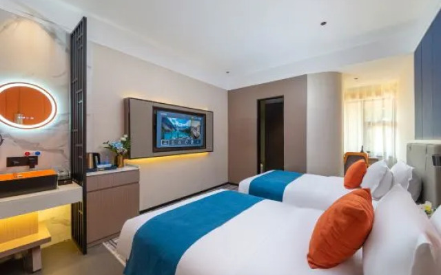 Gemu Hotel (Shenzhen Bao'an International Airport Gushu Subway Station)