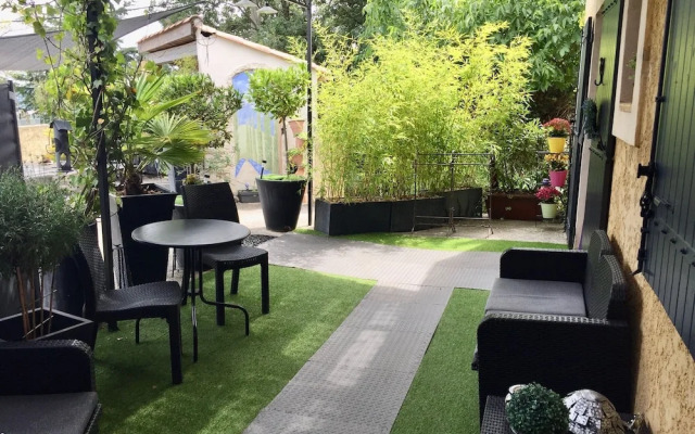 Le Mas Du Cadranier Chambre Dhôtes Forcalquier