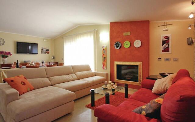 villa with private pool and air conditioning