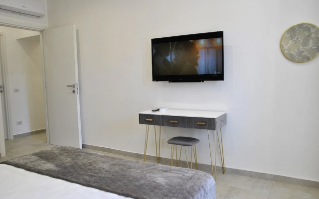 Sea Breeze Seafront Flat