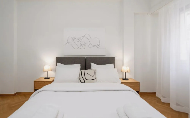 Modern apartment near Lycabettus hill with balcony