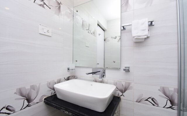 Capital O 42660 Hotel Greenland Towers