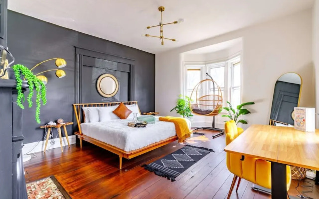 Prime Location Clean Top Rated Free Parking