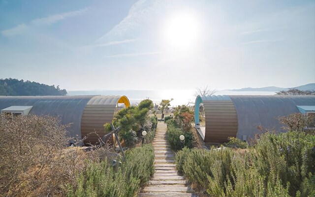 Yeosu Tirol Pension