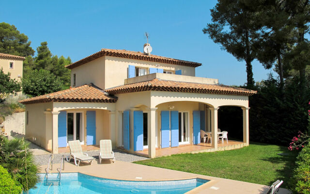 Holiday Home Le Puit des Oliviers 1 (LCD150)