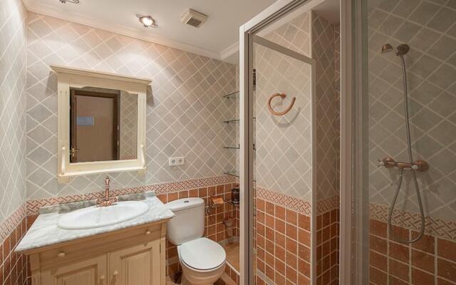 Villa - 4 Bedrooms with Pool and WiFi - 106398