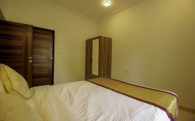 OYO 9792 Home 2BHK Poolside Siolim