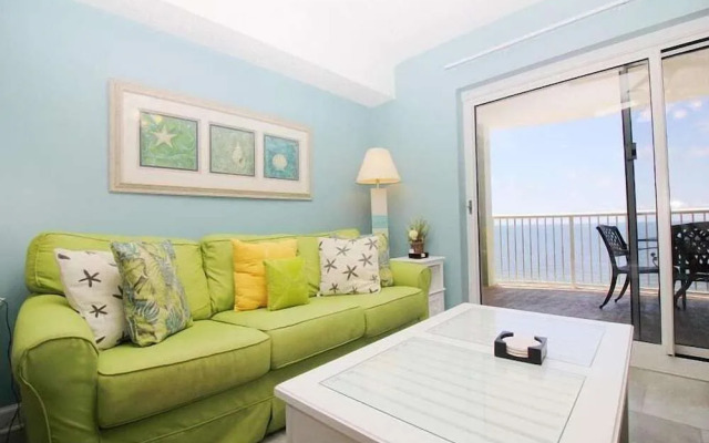 Tradewinds 1102 by RedAwning