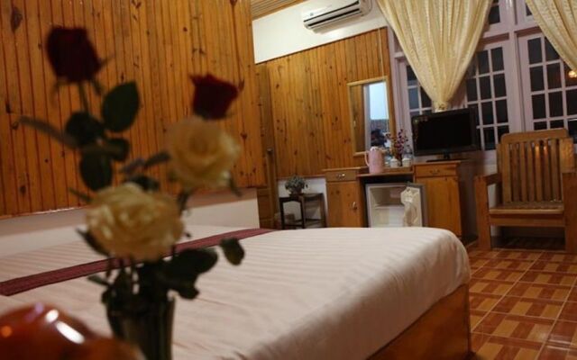 Pine Breeze Hotel