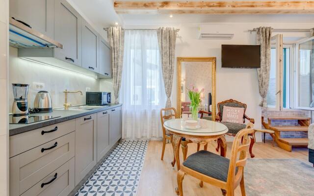 Le Monde Luxury Accommodation