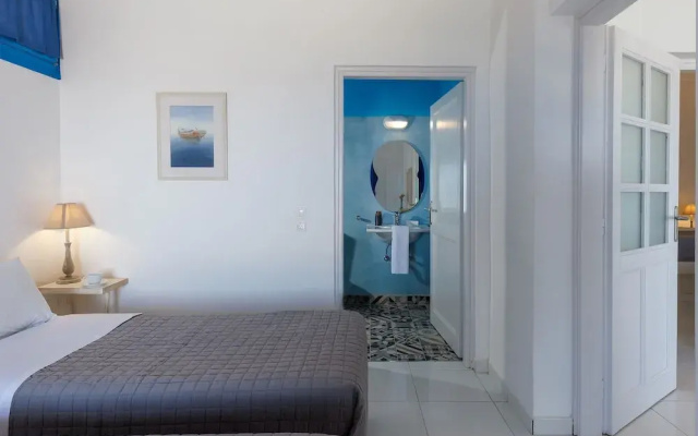 Villa - Sleeps 5 - Private Heated Pool-parking