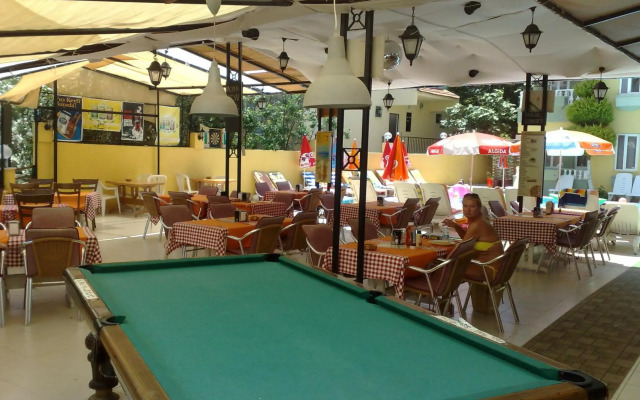 Club Sunset Apart